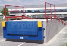 Mini-rampe quai acier compacte